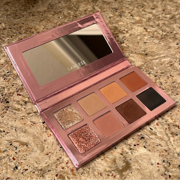 Lawless mini The Glam One eyeshadow palette - Picture 1 of 4